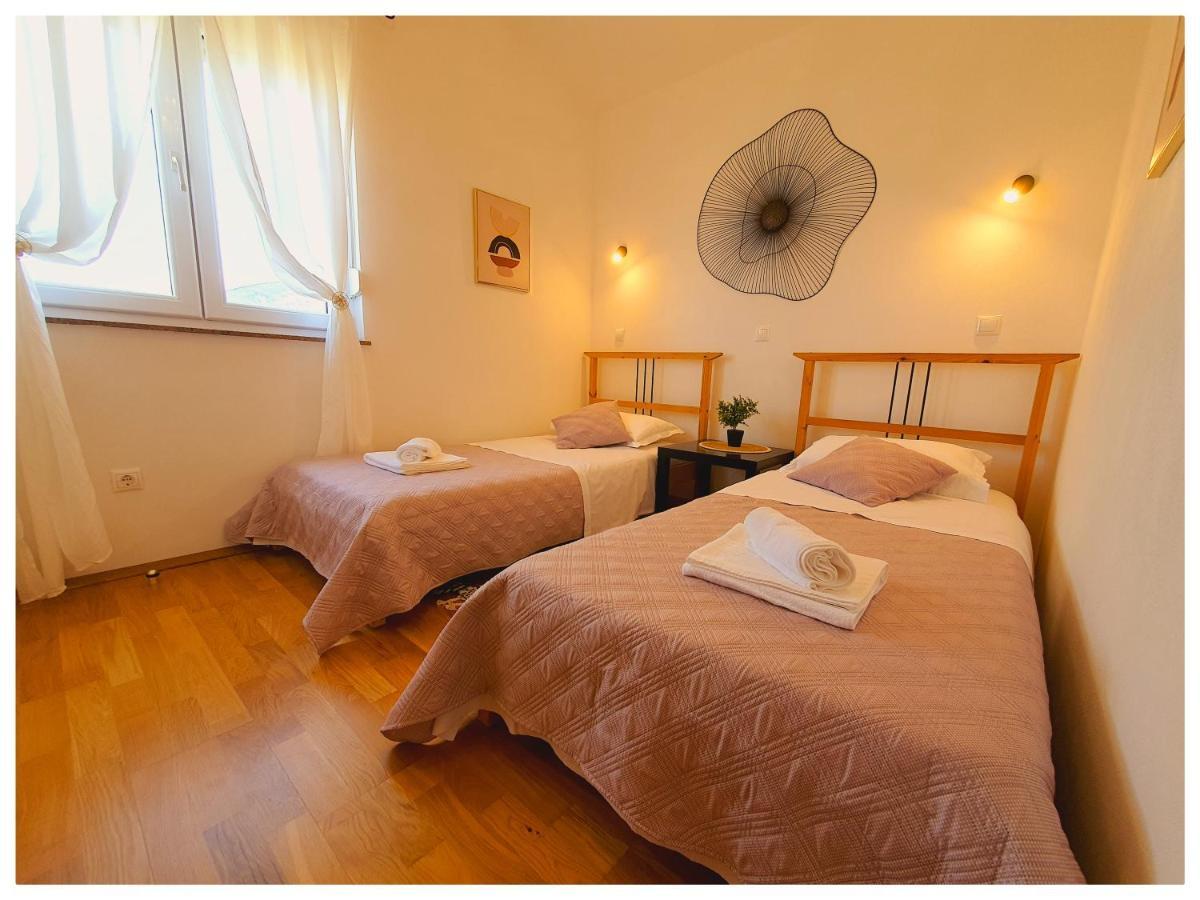 Apartman Mila Barbat na Rabu エクステリア 写真