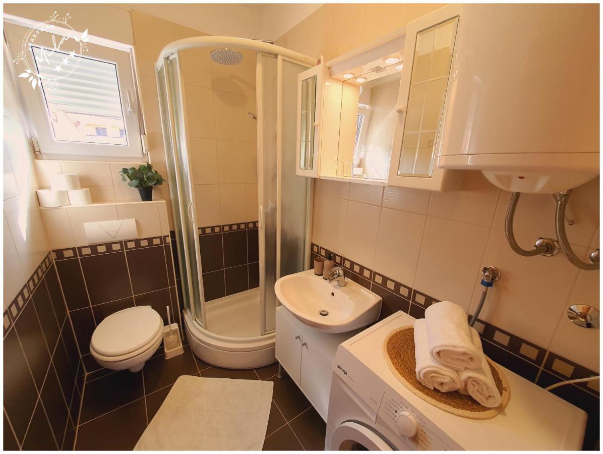Apartman Mila Barbat na Rabu エクステリア 写真